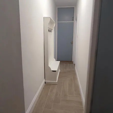 Charming 2 Bedroom Hideaway In Town